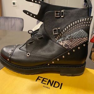 COPY - FENDI Boots
